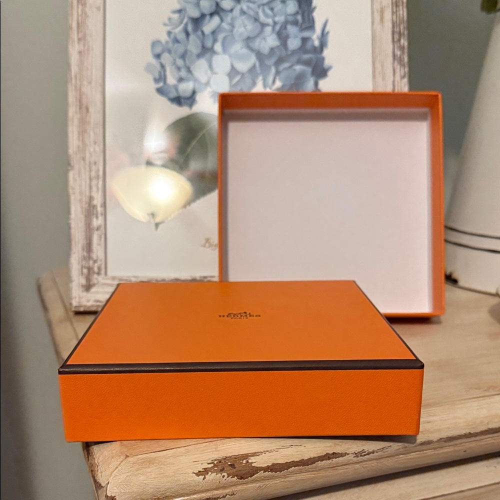 Hermes Orange Box from perfume purchase. - Picture 6 of 7